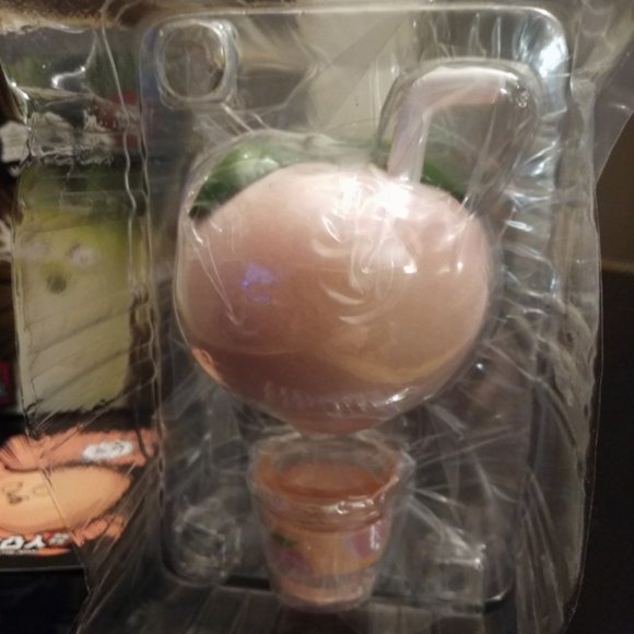 Flocked Anthropomorphic Peach Drink POP MART - Picture 4 of 7